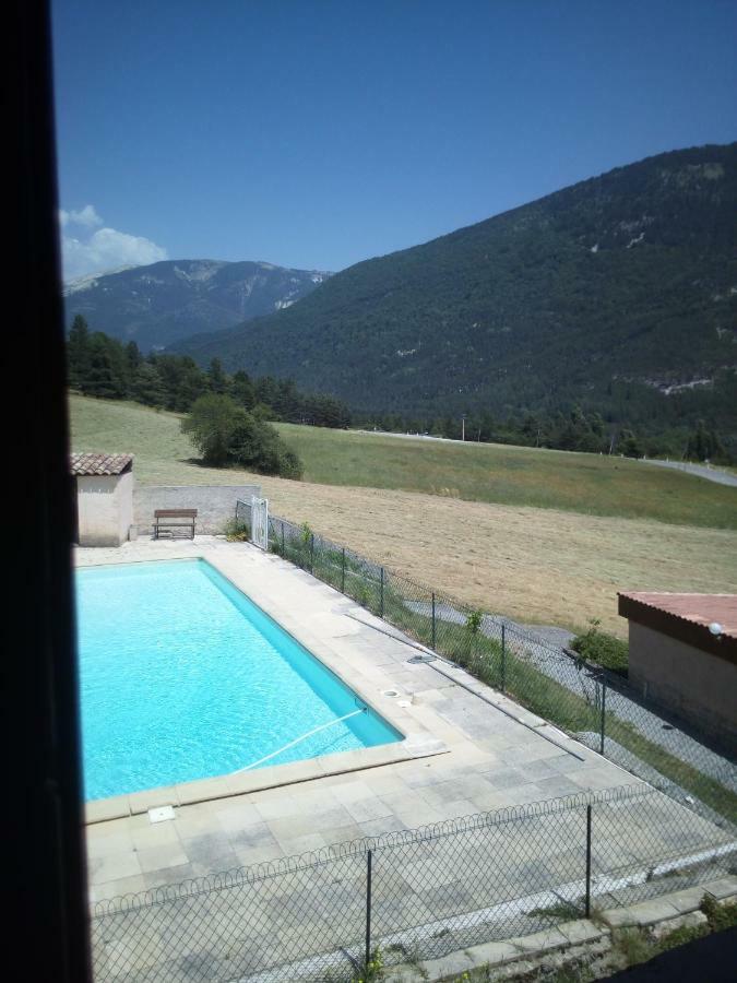 Mas Du Colombier Bed & Breakfast Saint-Andre-les-Alpes Ngoại thất bức ảnh